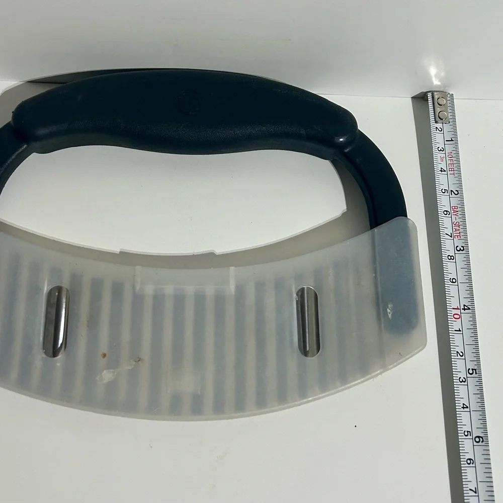 Pampered Chef Crinkle Cutter w/ Blade Plastic Cover Stainless Nylon Black #1089